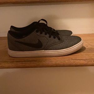 Mens nike sb size 9